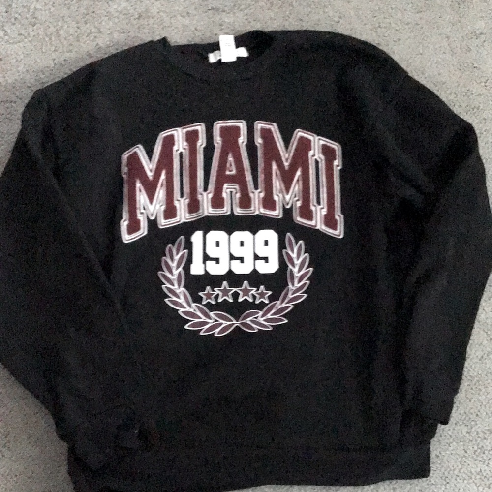Ladies crew neck pull over sweatshirt